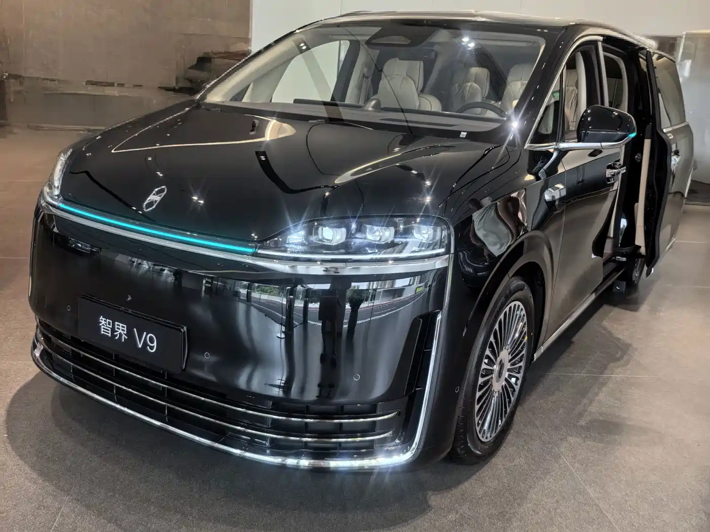 Zhijie Zunjie MPV