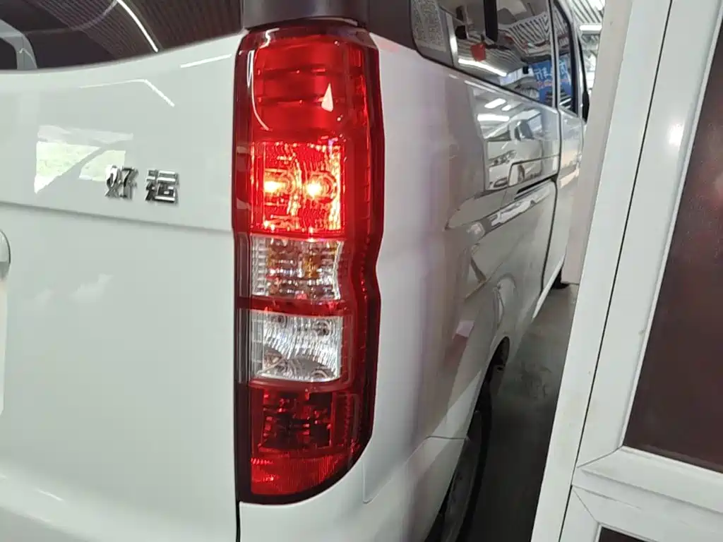 SRM Xinyuan Good Luck 2026 2025 Voyage Edition BYD 42.3kWh 305km 6-seater