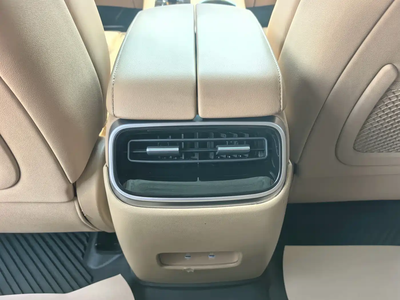 AITO Wenjie AITO M5 2024 Extended Range Max RWD Advanced Smart Driving Edition фото 14