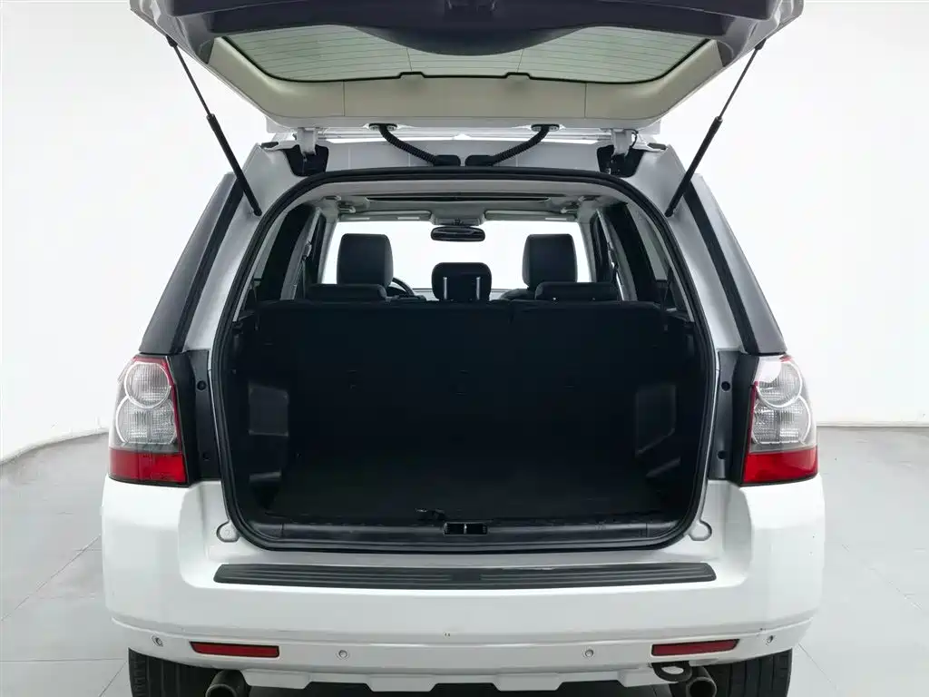 Land Rover Freelander 2 2012 2.0T Si4 SE Petrol фото 5
