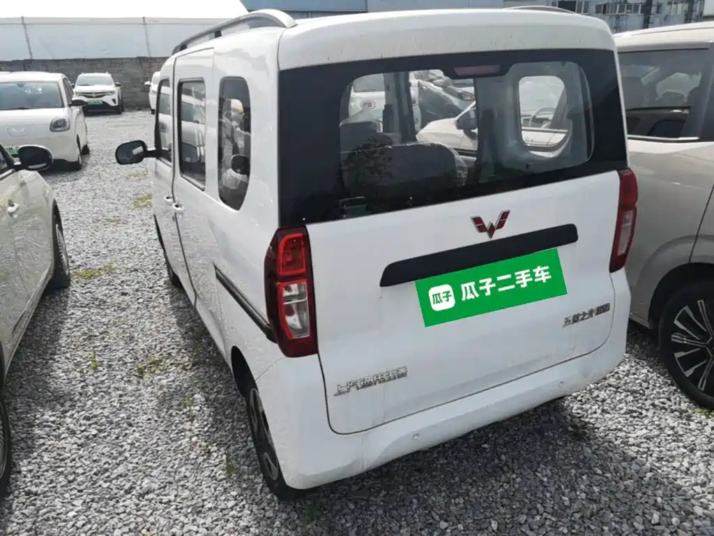 Wuling Motors Wuling Zhiguang NEV 2026 2025 Model 305km Base Version