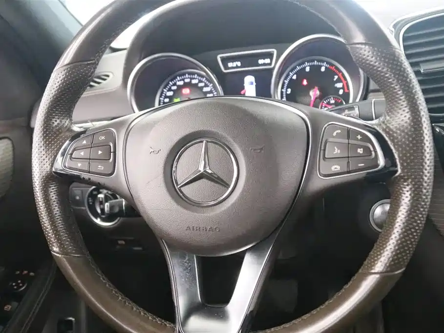 Mercedes-Benz GLE 2018 GLE 320 4MATIC Dynamic Ultimate Edition фото 6