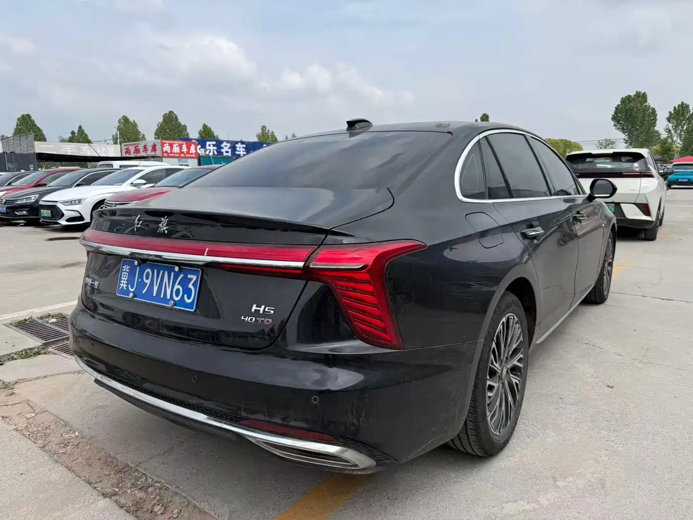 Hongqi H5 2025 2.0T Automatic Flag Celebration 500,000 Units Anniversary Edition фото 7