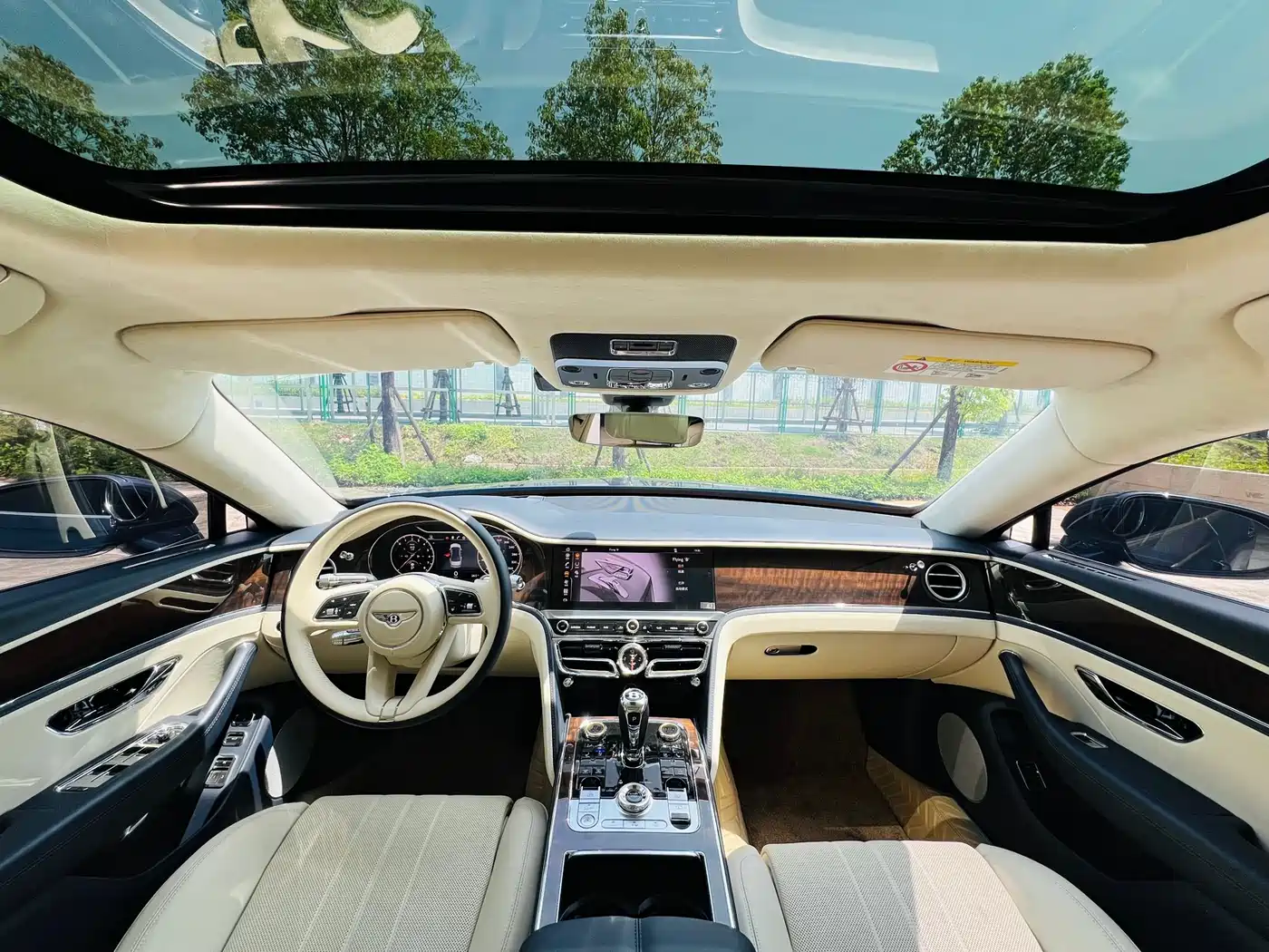 BENTLEY FLYING SPUR PLUG-IN HYBRID