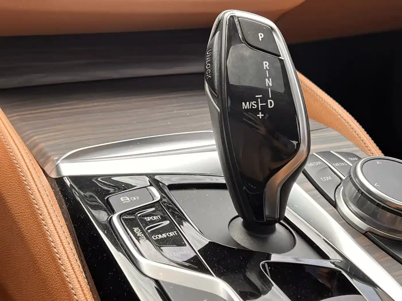 BMW 5 Series New Energy 2018 530Le Luxury Package фото 19