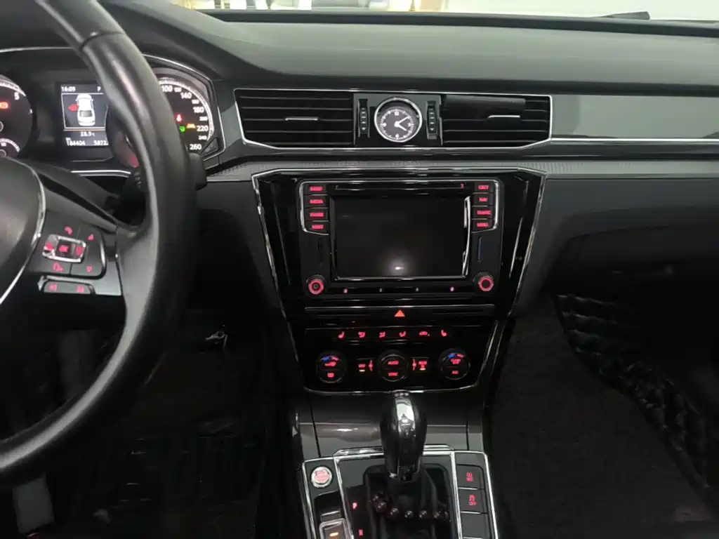 Photo 9 - Volkswagen Passat