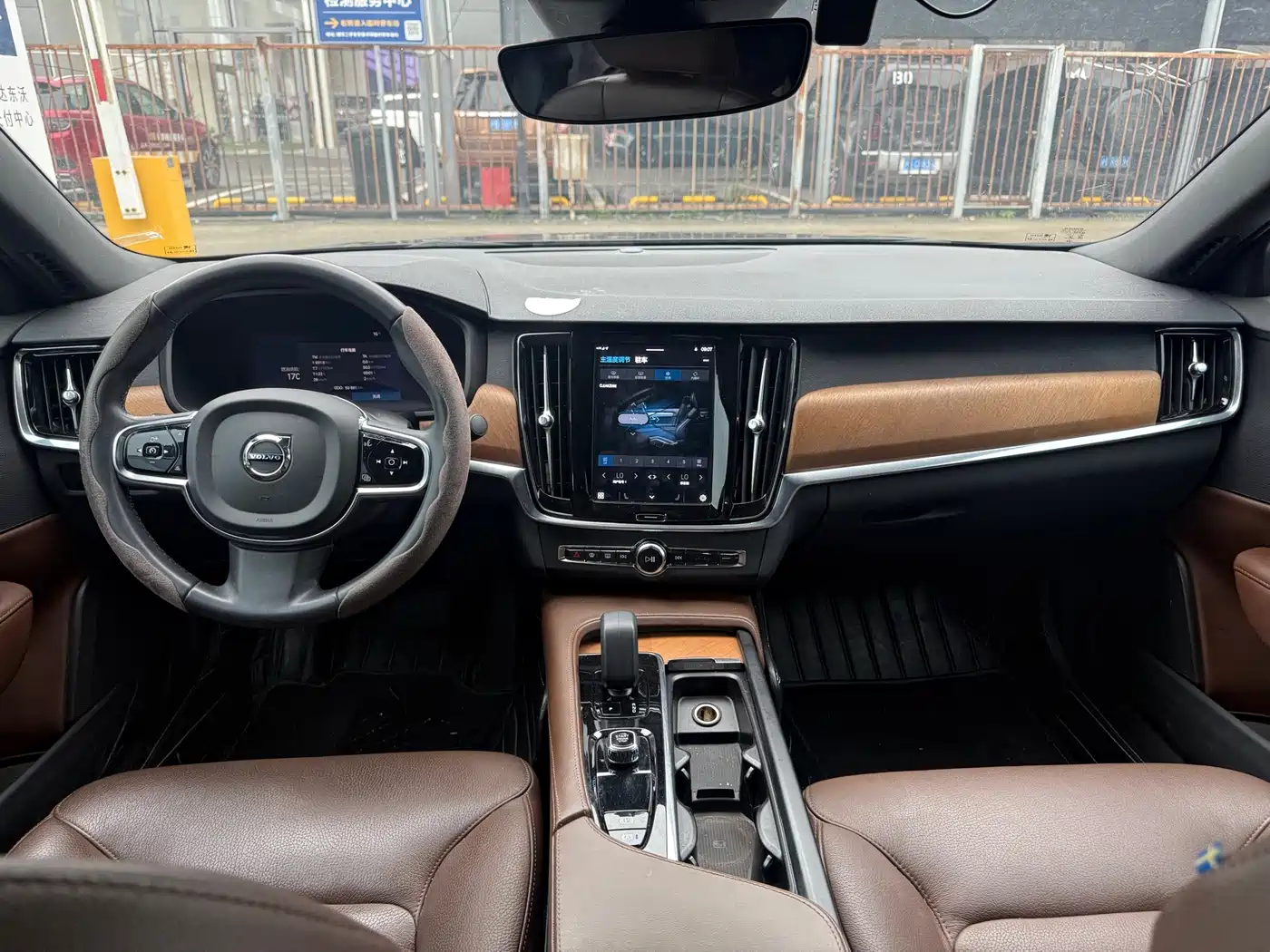 VOLVO S90