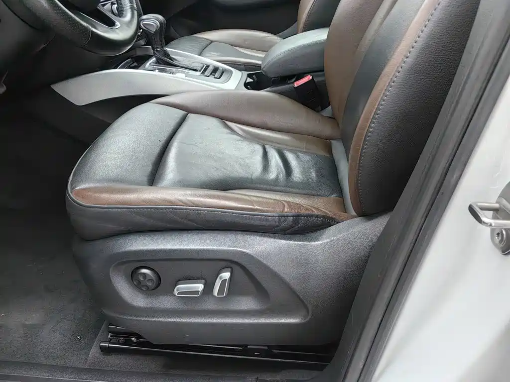 Audi Q5 2018 2017 Plus 40 TFSI Technology