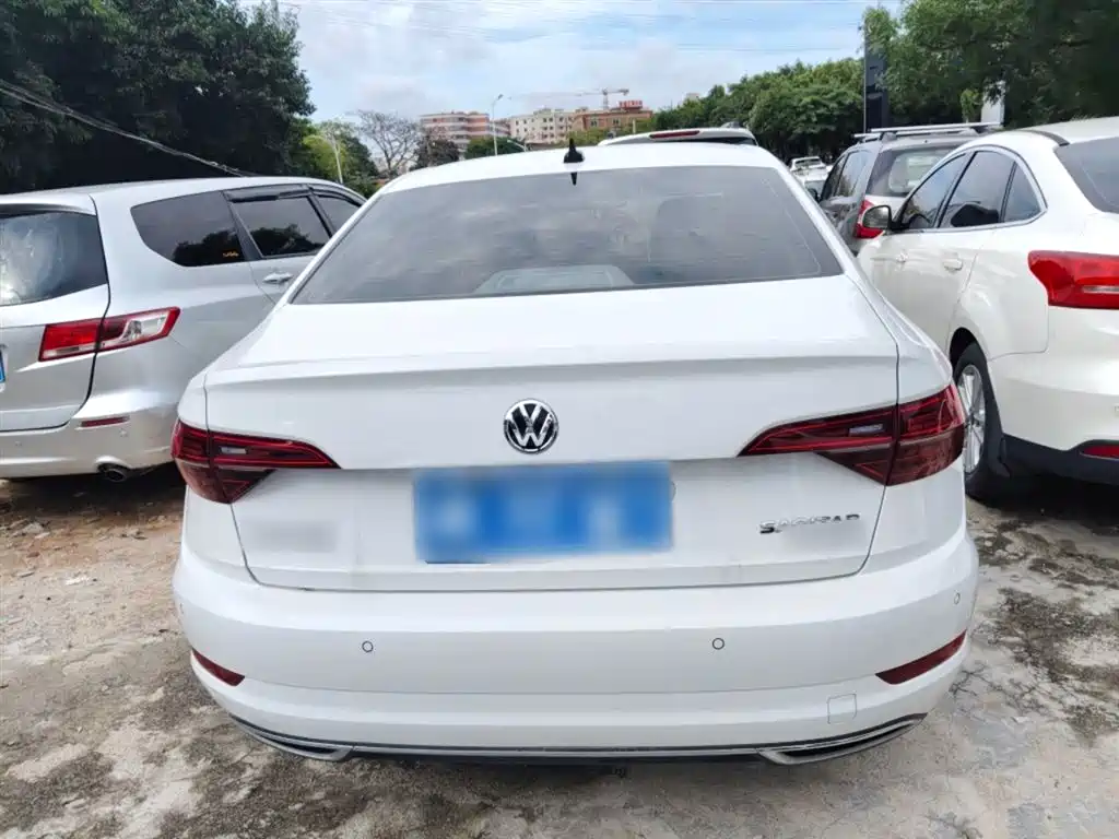 VOLKSWAGEN SAGITAR
