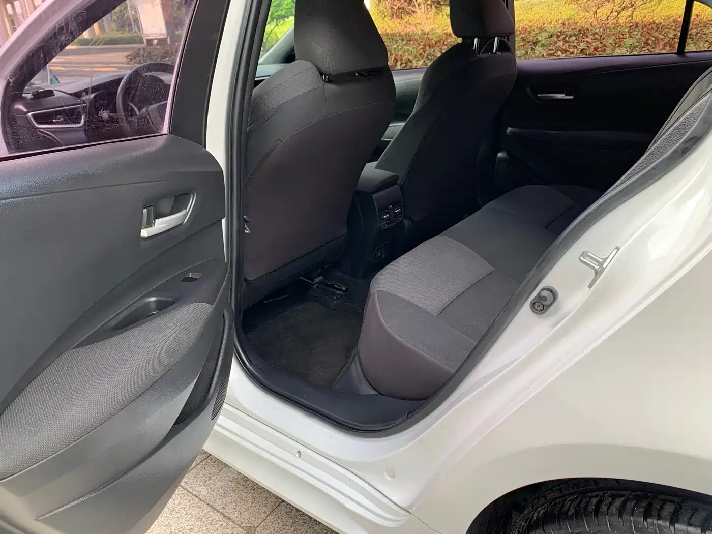 Toyota Levin 2021 185T CVT Luxury Edition фото 10