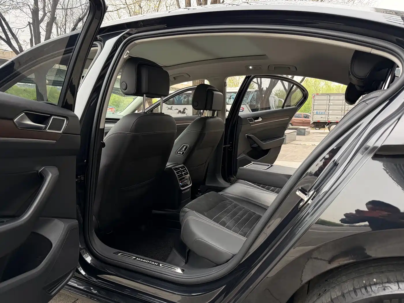 Volkswagen Magotan 2020 330TSI DSG Luxury фото 15