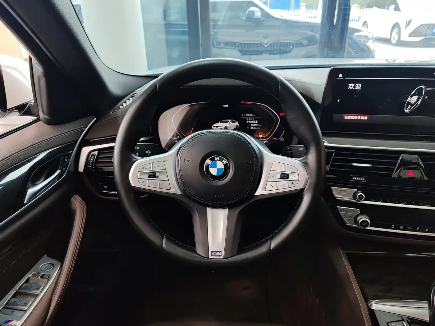 BMW 5 Series 2022 525Li M Sport Package фото 10