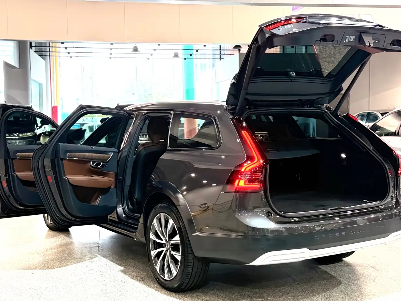 Volvo V90 2024 2024 Cross Country B5 AWD Wisdom Edition