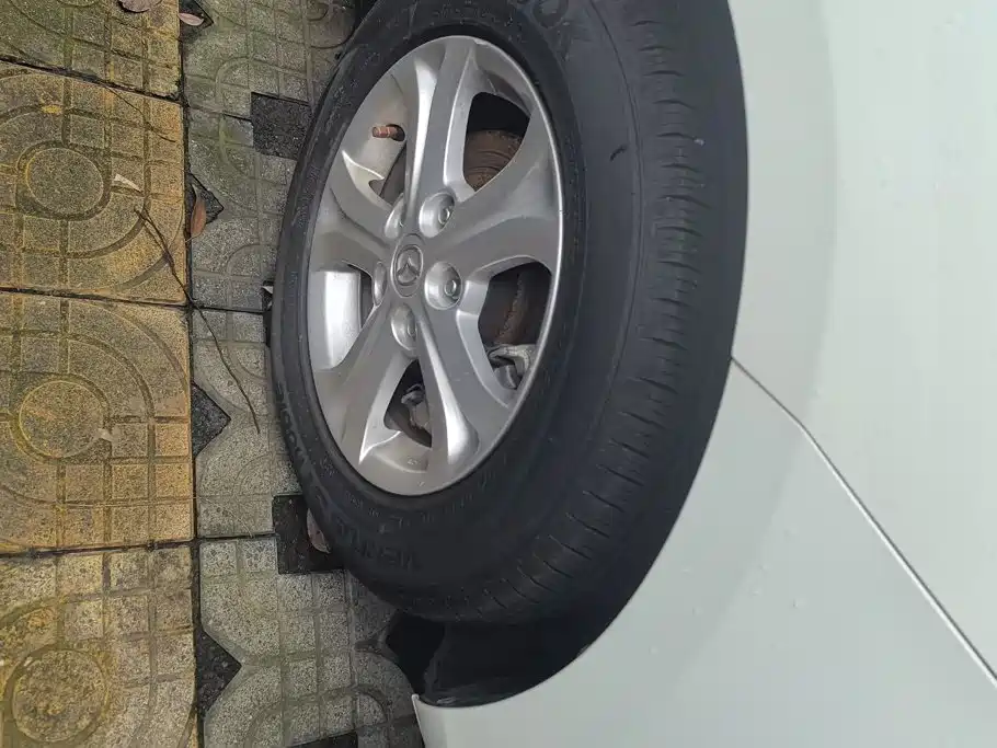 Фото 6 - Mazda 2 (Imported)