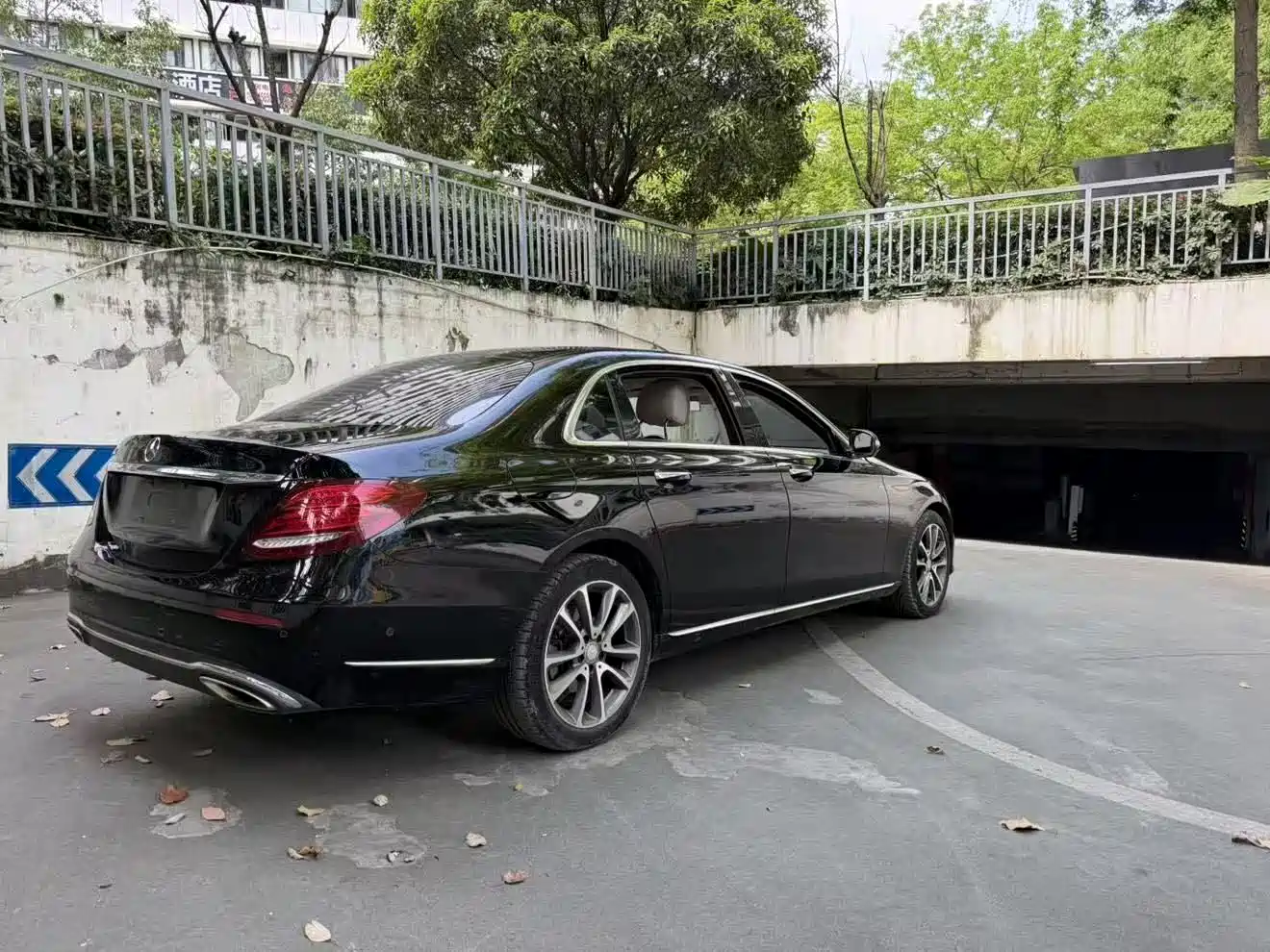 Mercedes-Benz E-Class 2016 E 300 L Fashion Type фото 6