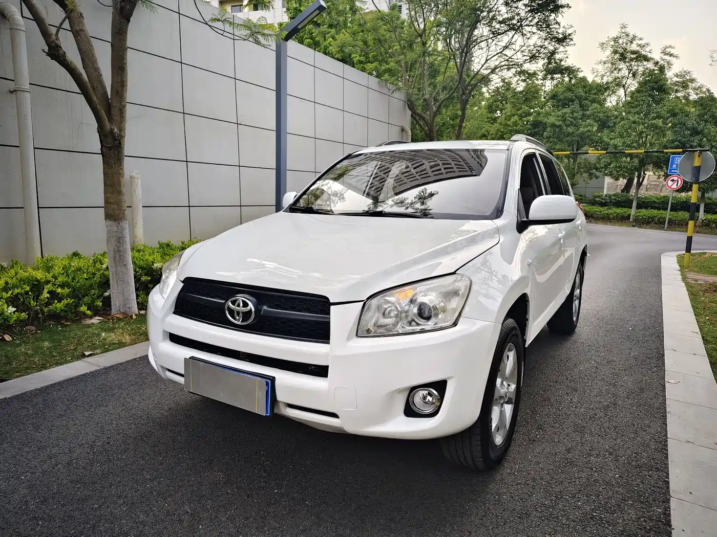 Toyota RAV4 Rongfang 2013 Special Edition 2.0L Auto Classic