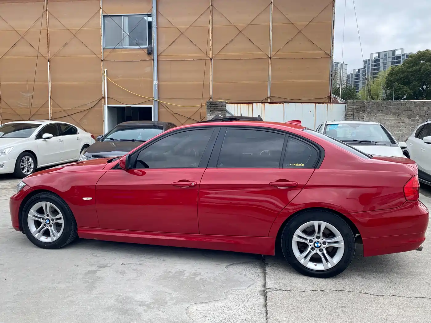 BMW 3 Series 2009 320i Luxury фото 12