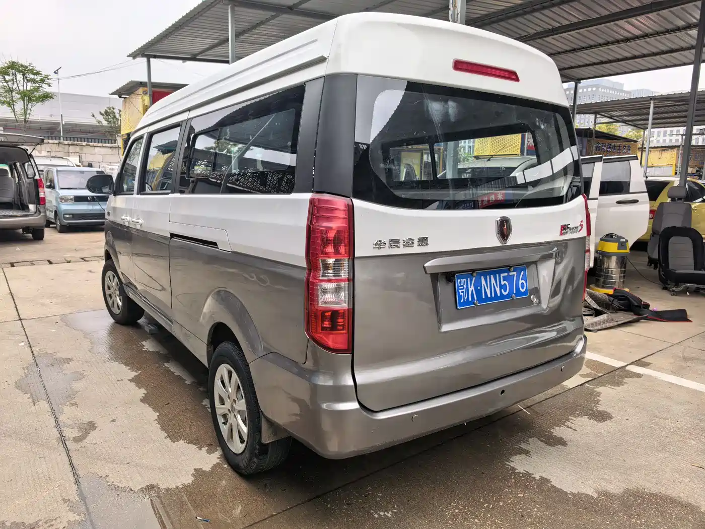 Jinbei New Hiace S 2021 2021 1.6L Premium Central Air-conditioned Passenger Vehicle China VI SWD16M
