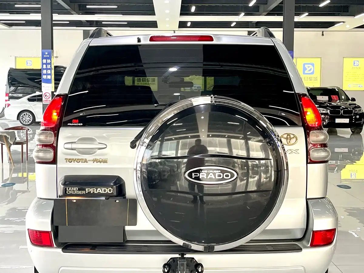 Toyota Prado 2006 4.0L Automatic VX NAVI Edition фото 8
