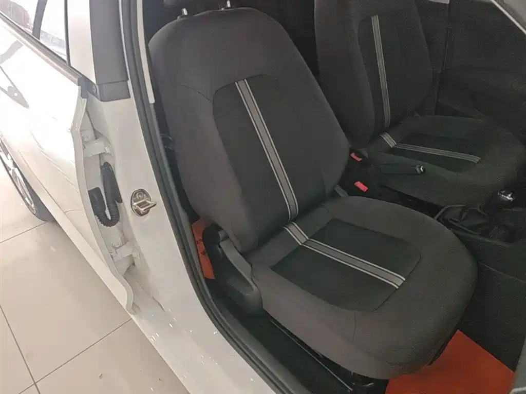 Škoda Skoda Rapid Spaceback 2020 1.5L Auto Standard фото 25