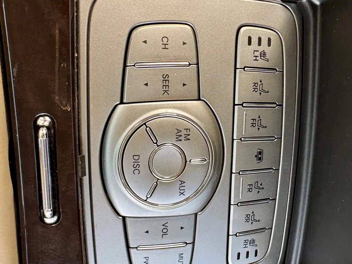 Hyundai Genesis 2010 2008 BH330 Luxury Edition