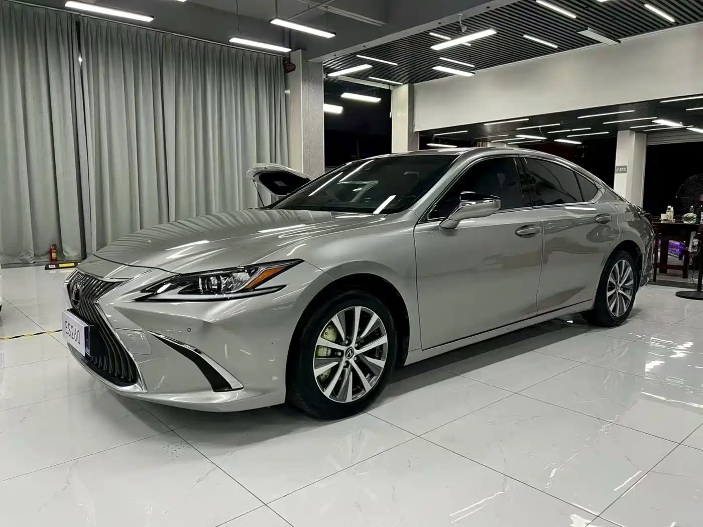 Lexus ES 2018 260 Excellence Edition China V