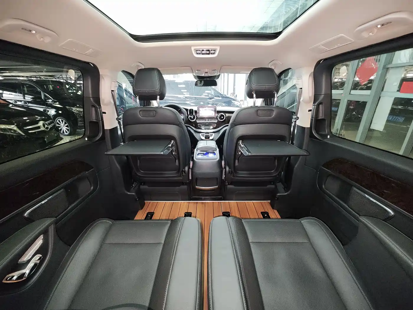Mercedes-Benz V-Class 2018 V 260 Premium Edition China V фото 9
