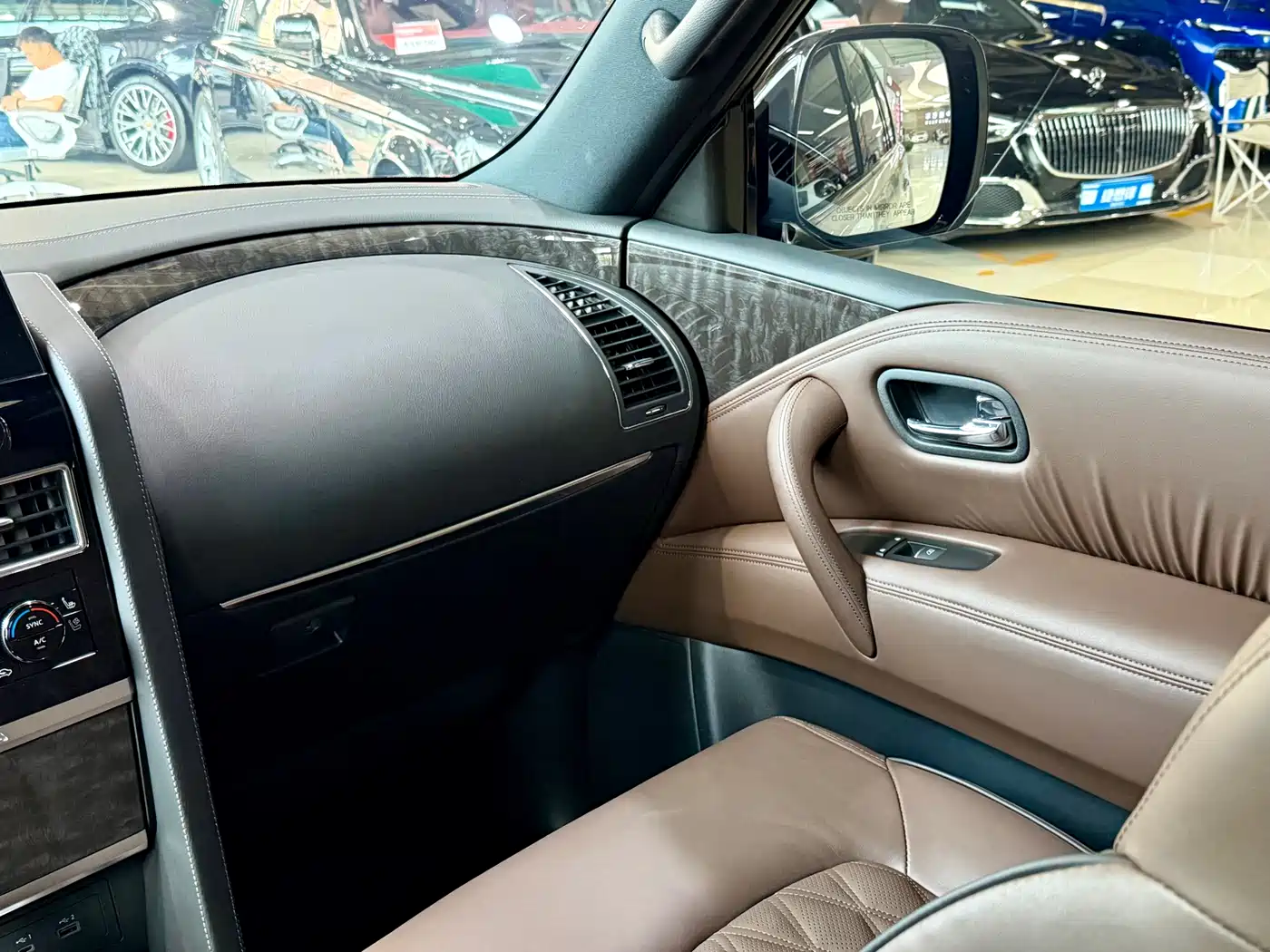 Nissan Patrol 2023 Model ARMADA 5.6L Invincible Fleet Platinum Edition фото 17