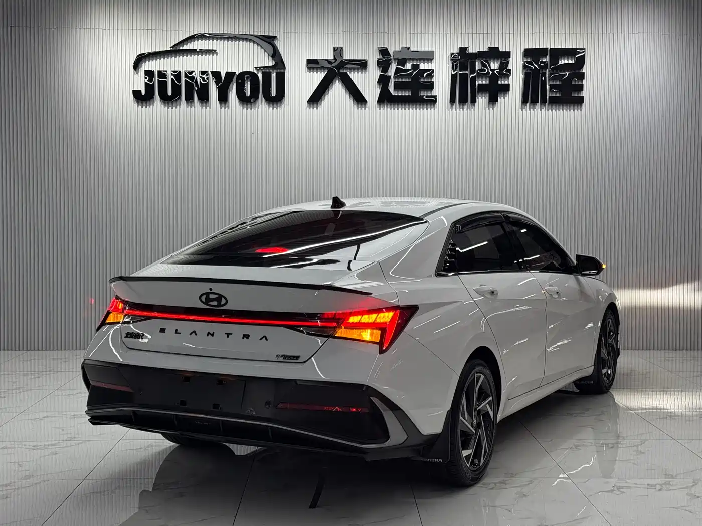 Hyundai Elantra 2023 1.5L CVT GLX Elite Edition фото 5