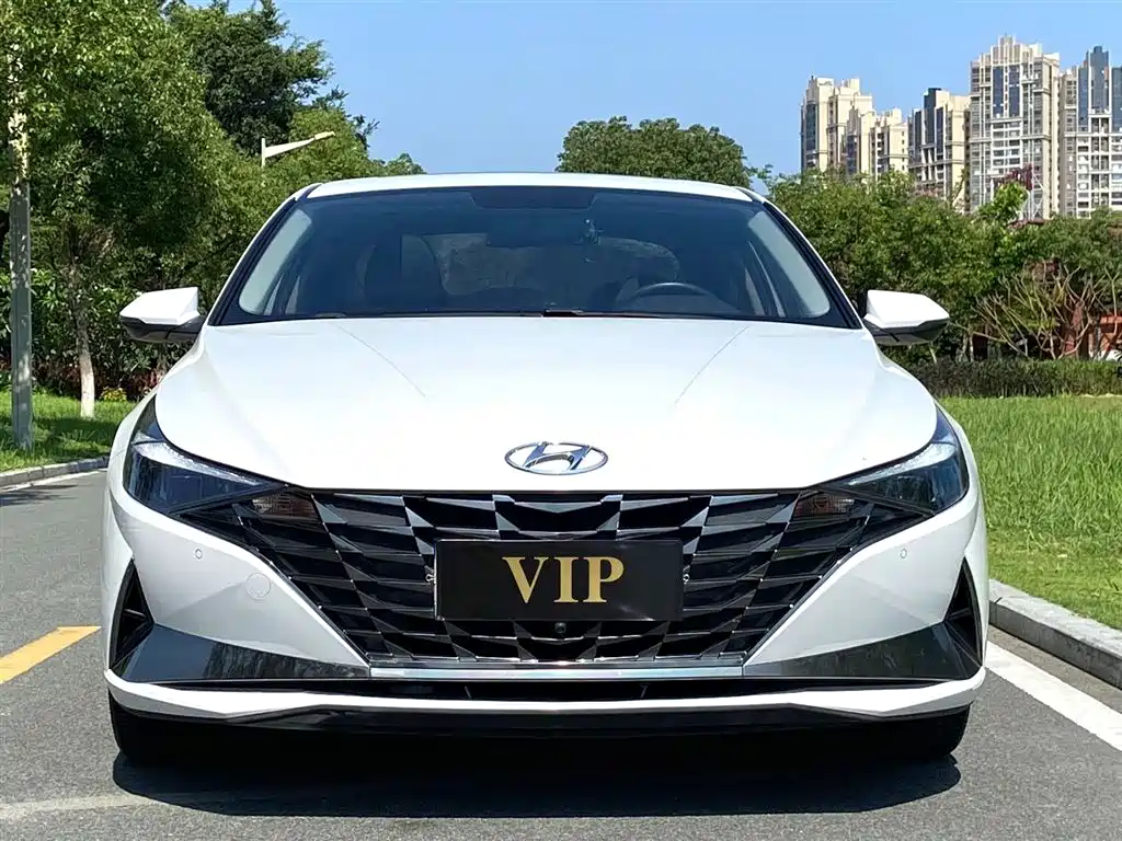 Hyundai Elantra 2021 1.5L CVT GLX Elite Edition фото 2