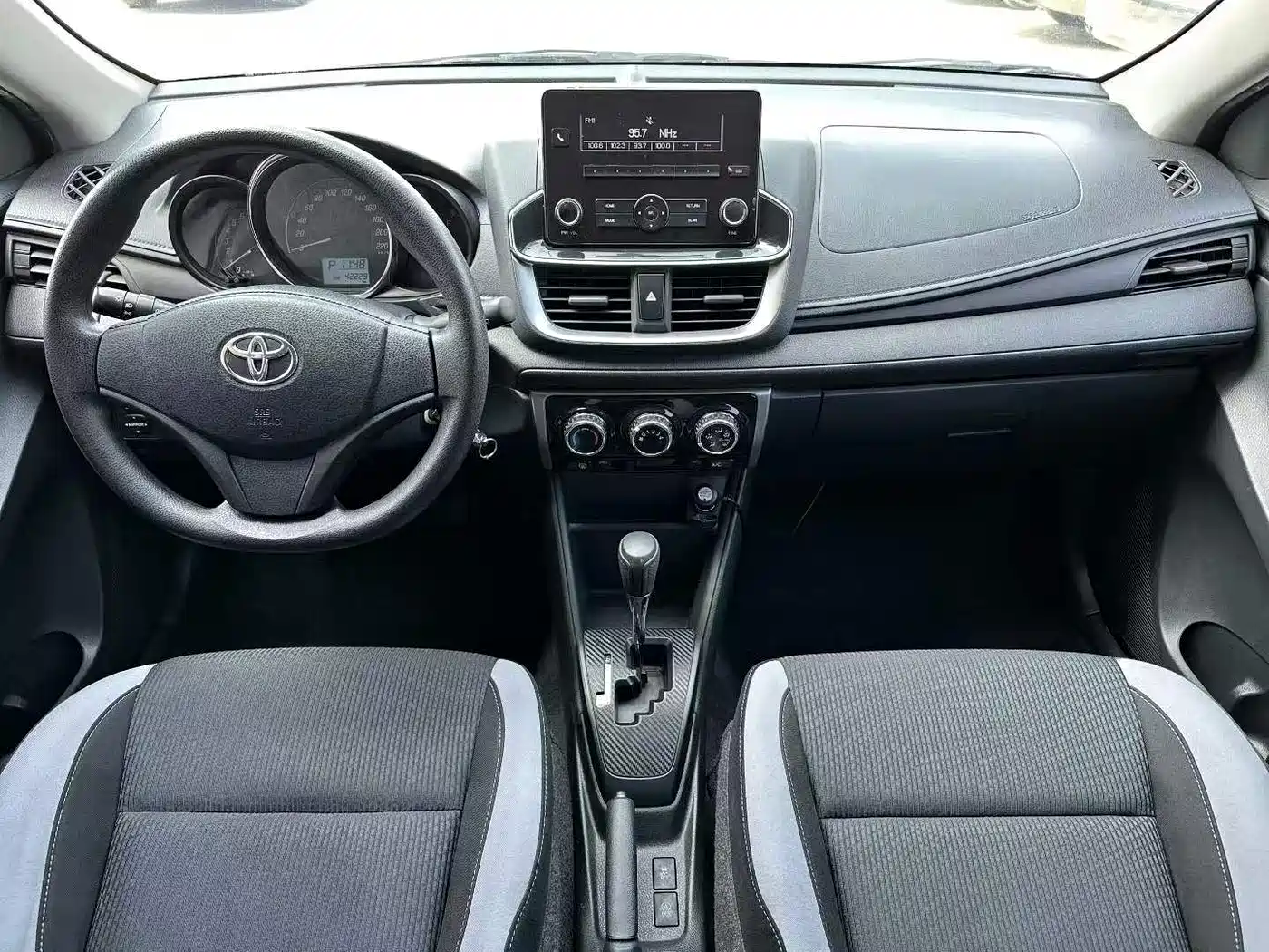 Toyota YARiS L Zhi Xuan 2020 1.5L CVT Leading Edition фото 9