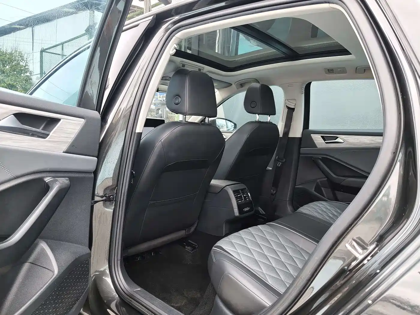 Volkswagen Sagitar 2023 Model Year 200TSI DSG Surpass Edition фото 5