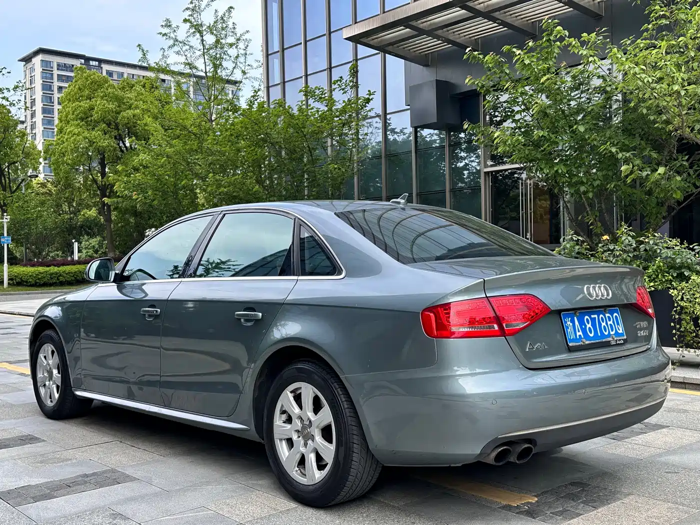 Audi A4L 2011 2.0 TFSI Standard фото 6