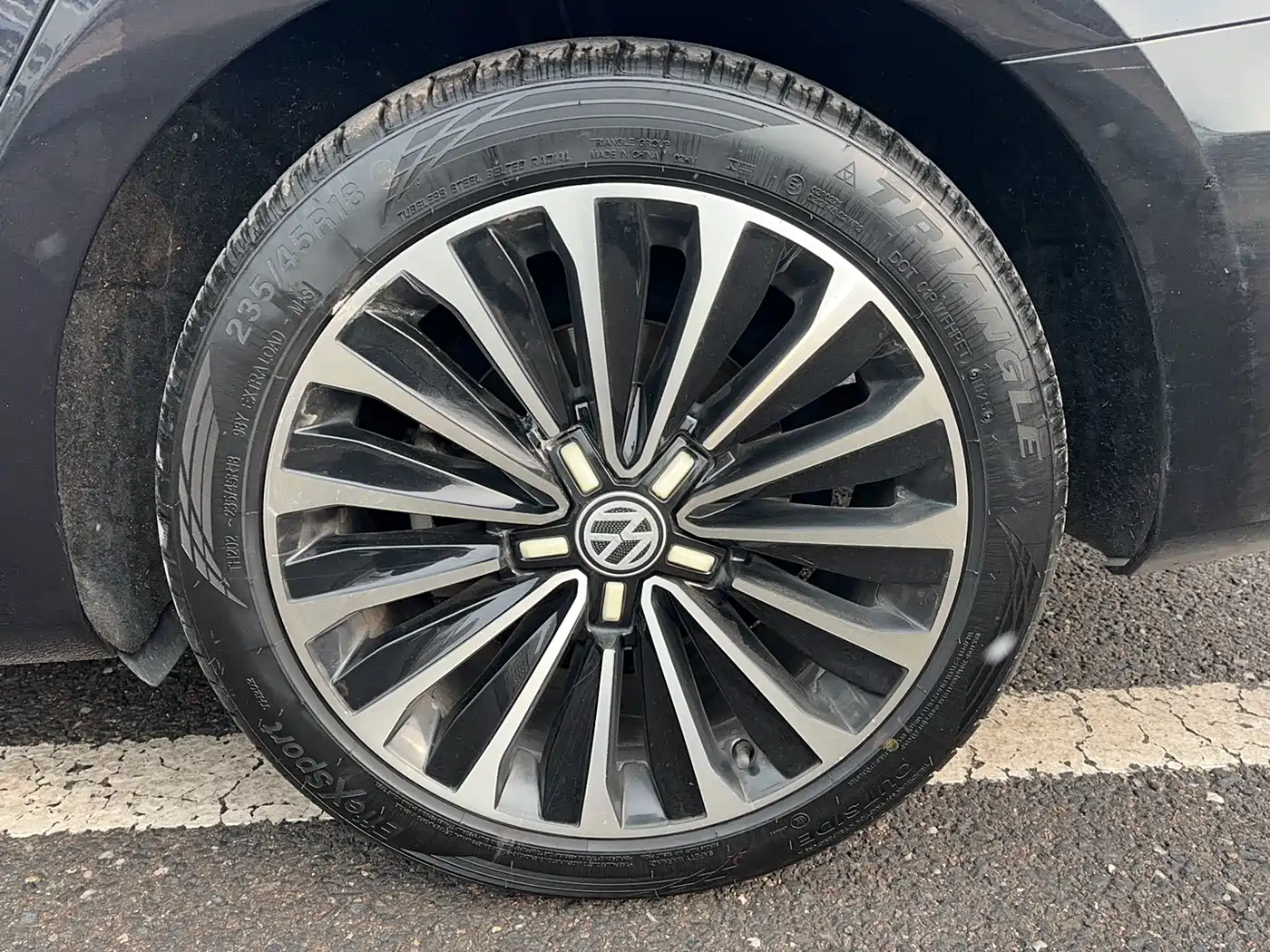 Volkswagen Passat 2016 330TSI DSG Honor Edition фото 16