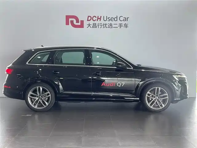 Audi Q7 2025 55 TFSI quattro S line Sport — фото 2