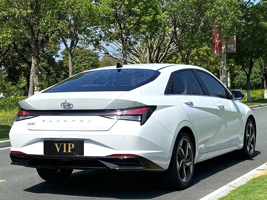 Hyundai Elantra 2021 1.5L CVT GLX Elite Edition фото 10