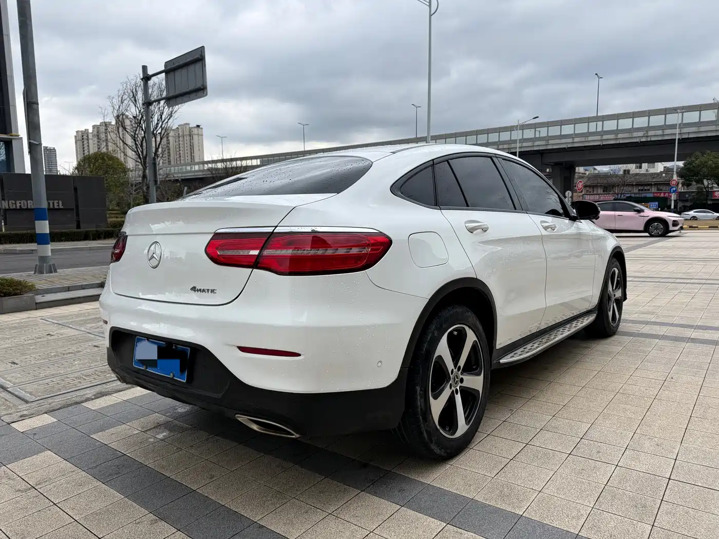 Mercedes-Benz GLC Coupe 2018 GLC 200 4MATIC Coupe SUV фото 14