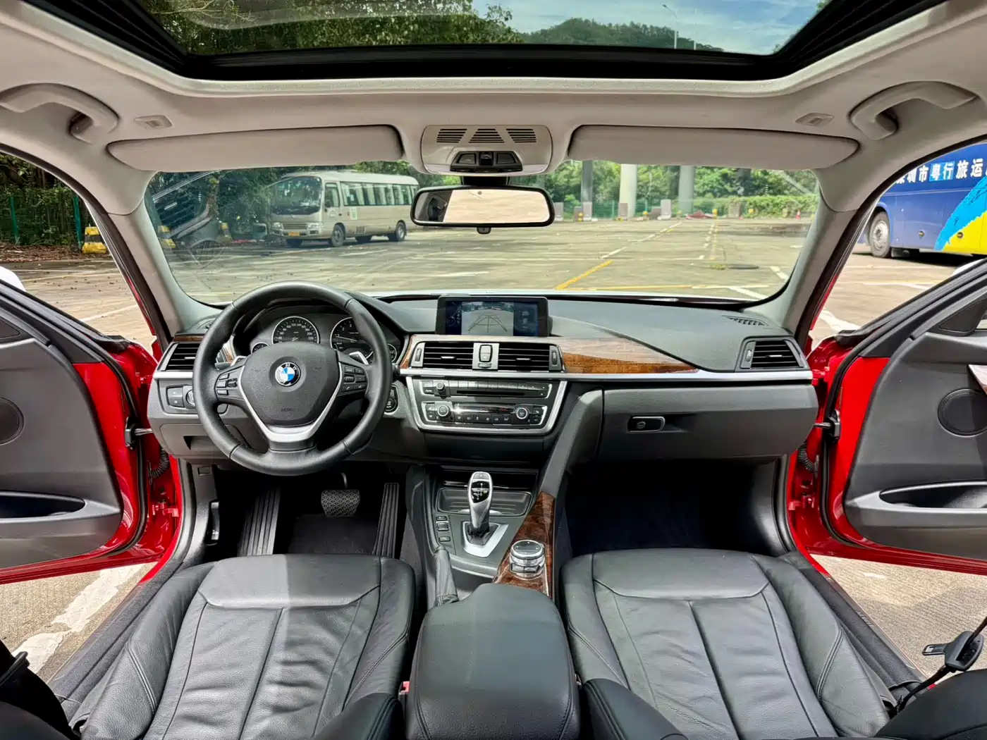 Photo 11 - BMW 3 Series