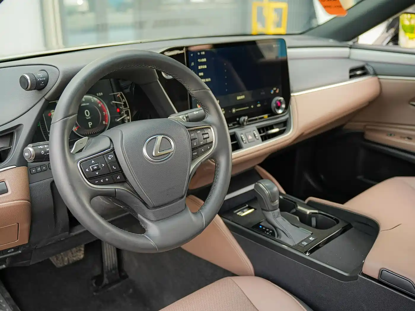 Lexus ES 2025 300h Ultimate Edition фото 11