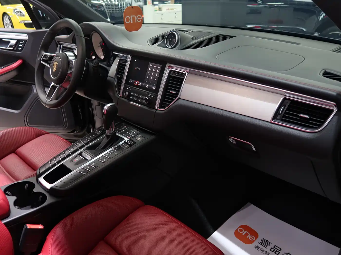 Porsche Macan 2016 Macan Turbo 3.6T фото 16