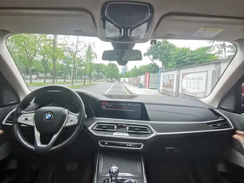 Photo 9 - BMW X7