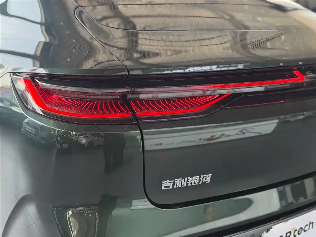 Geely Galaxy Galaxy Xingyao 8 2025 130km EM-P Starship Edition фото 12