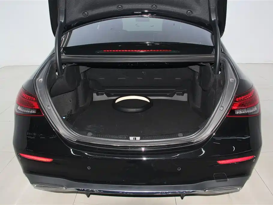 Mercedes-Benz E-Class 2023 E 300 L Sport Fashion фото 26