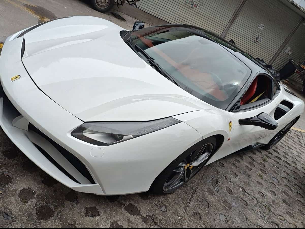 Ferrari 488