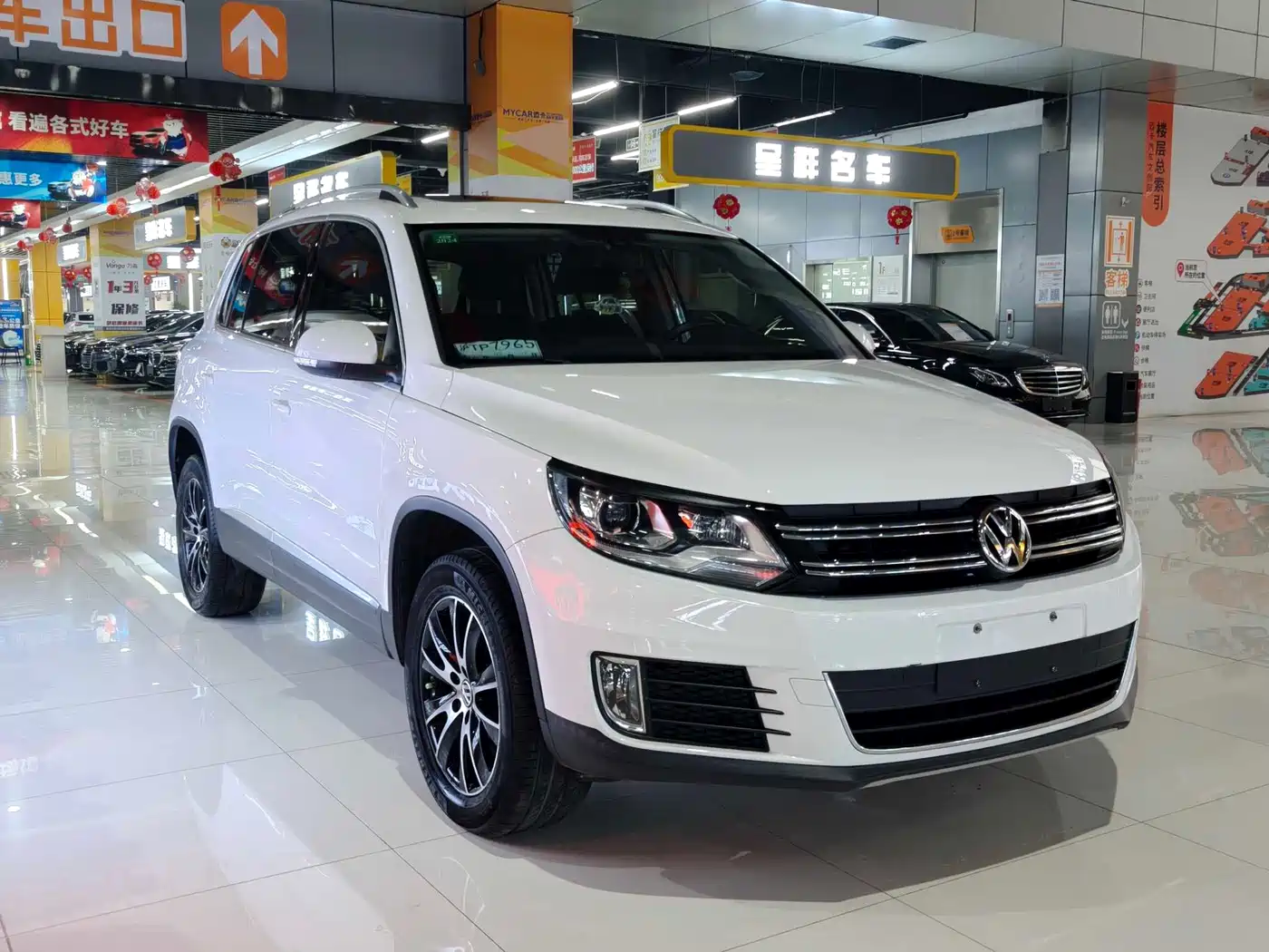 VOLKSWAGEN TIGUAN