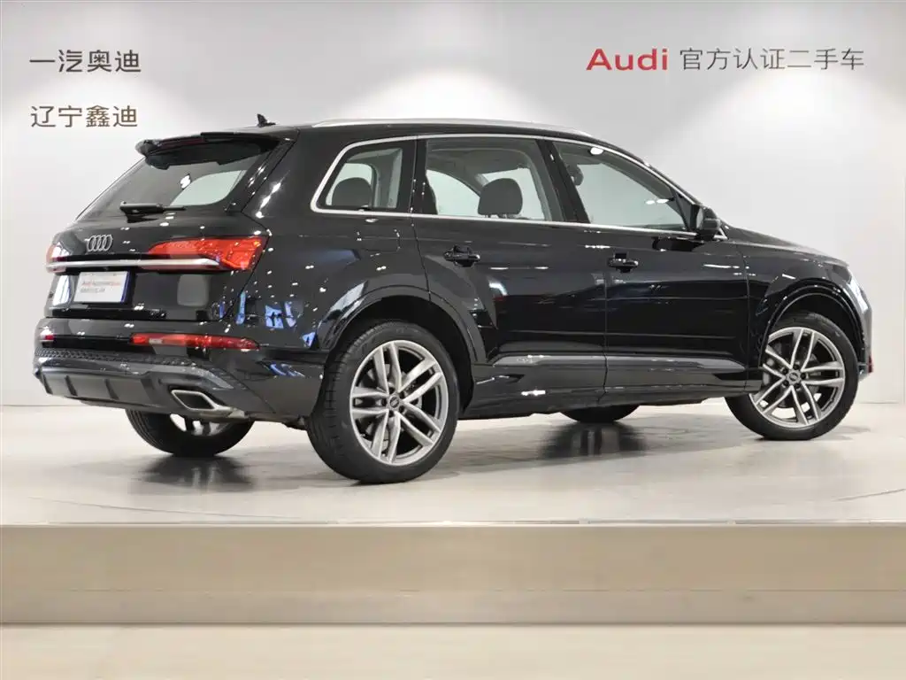 Audi Q7 2024 55 TFSI quattro S line Sport фото 4