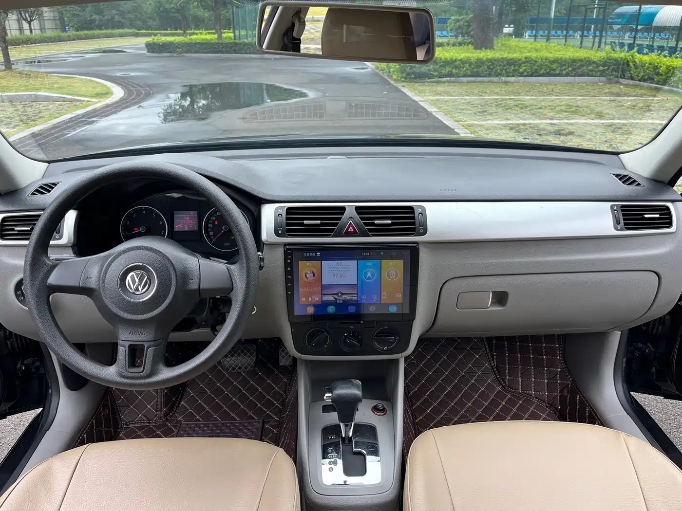 Volkswagen Bora 2011 2011 1.6L Automatic Fashion