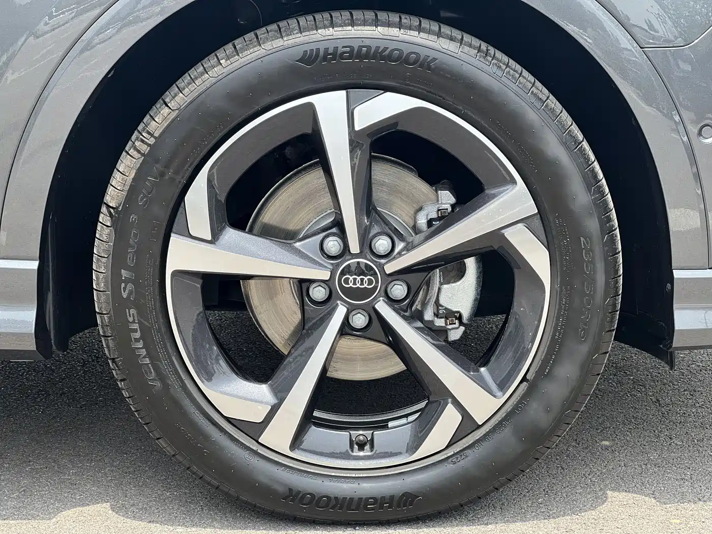 AUDI Q3
