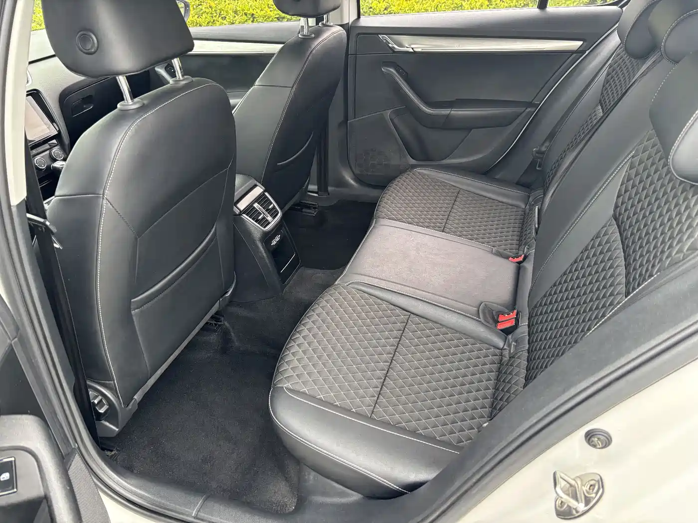 Škoda Octavia 2020 1.5L Automatic Smart Luxury Edition фото 10