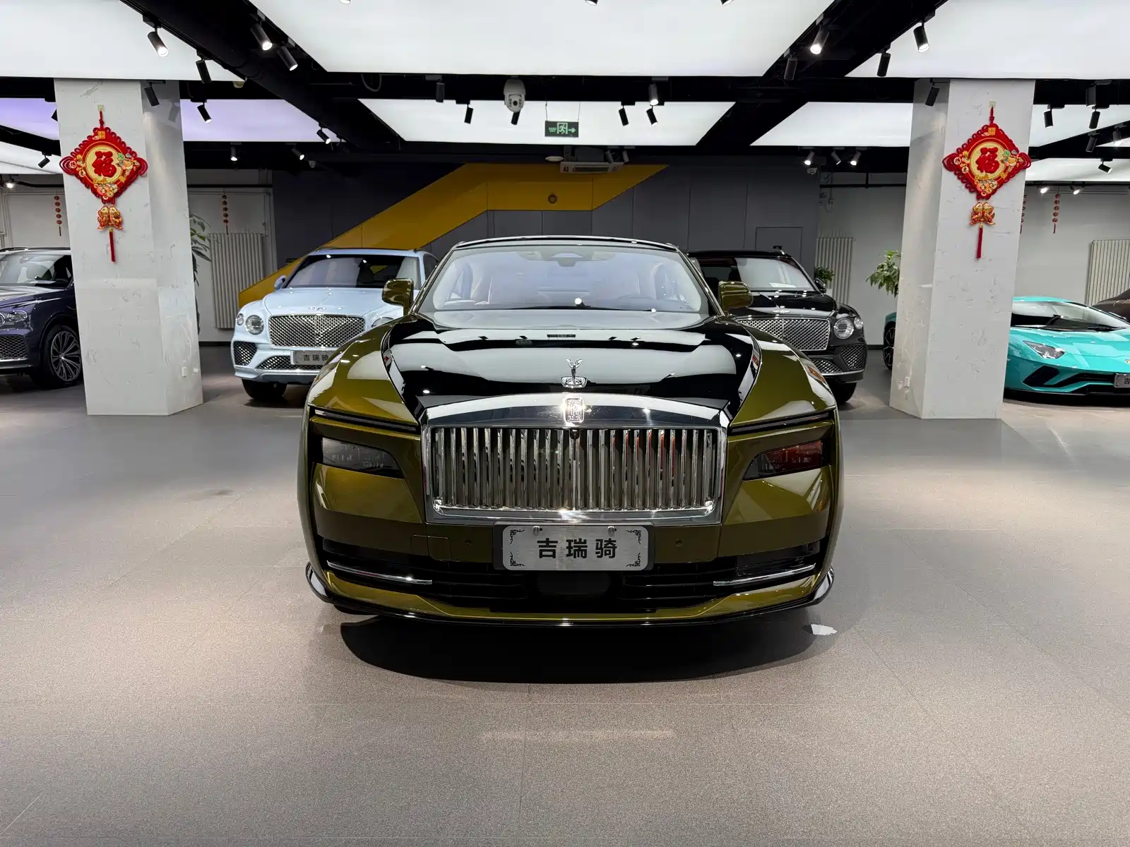 Фото 2 - Rolls-Royce Spectre